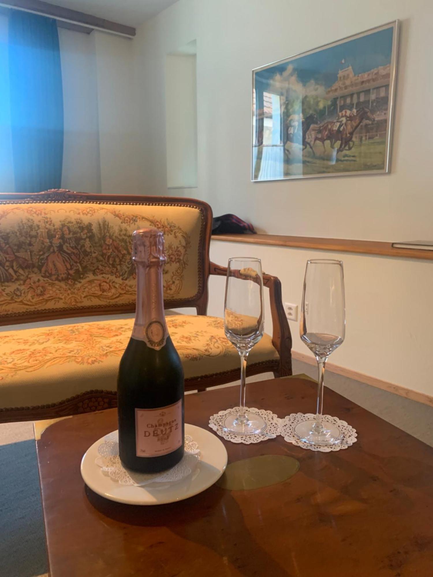 Hotel Restaurant Croix Blanche Sugiez 외부 사진